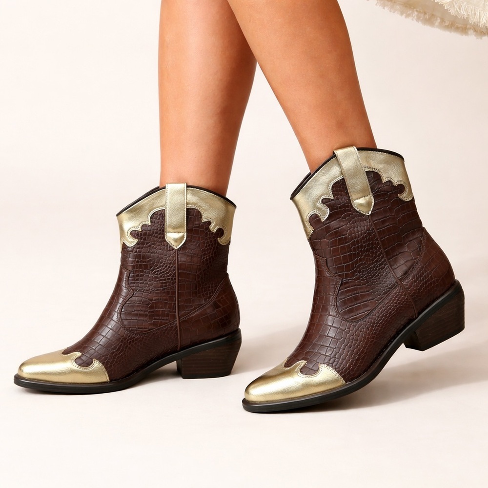 NWT MIA Brown And Gold Croc Embossed Western Ankle Boots Size 6.5